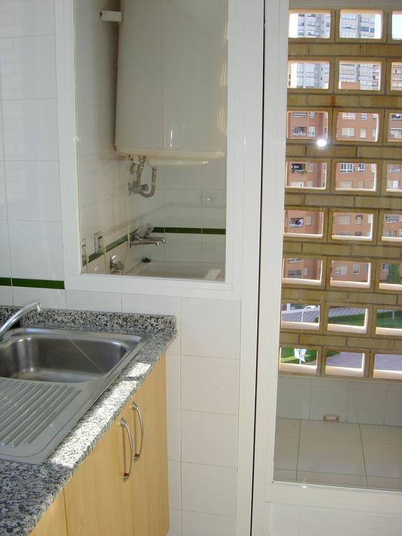 Apartamentos Torre Ipanema Бенидорм Номер фото